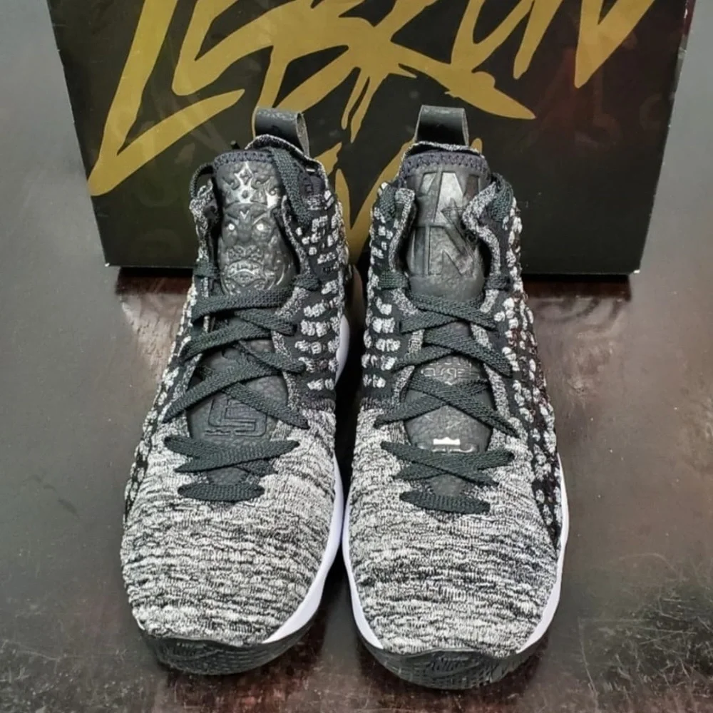 Nike LeBron 17 sz 5.5y black